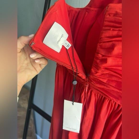 CINQ A SEPT red TAYLEN cocktail
DRESS size 2 - Picture 4 of 8